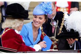 Kate Middleton Arrived In Regal Blue Dress On Garter Day