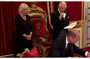 Prince William Sign The Proclamation Making Charles New King Of UK