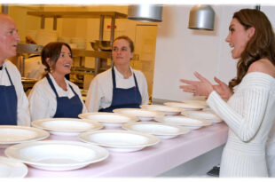 New Viral Video Of Princess Kate Visiting The Kitchen Staff During A Gala Dinner