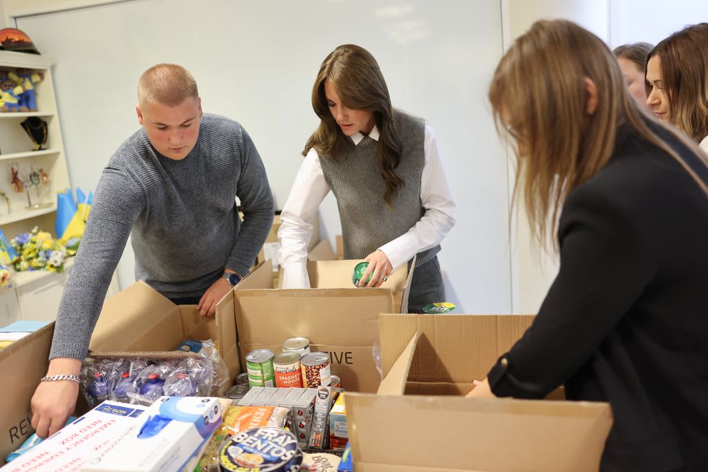 Kate Middleton packs care packages for Ukrainian refugees