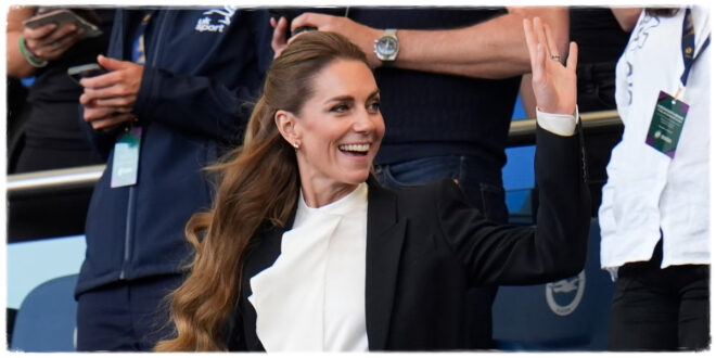 Kate welcoming the Red Roses to Windsor Castle following their Rugby World Cup victory